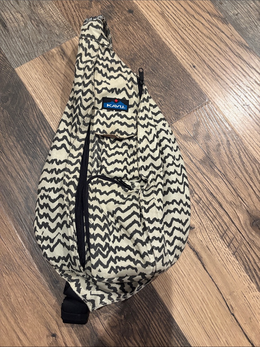 Kavu Beige & Black Wavy-Stripe Sling Belt Bag